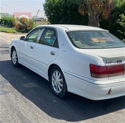 تۆیۆتا کراون